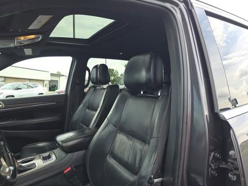 Used 2016 Jeep Grand Cherokee Limited AWD/4WD image 13