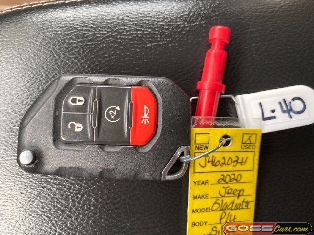 Used 2020 Jeep Gladiator Overland w/ Dual Top Group AWD/4WD image 27