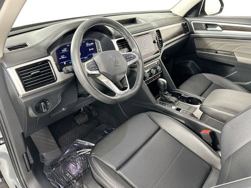 Used 2023 Volkswagen Atlas SE image 9