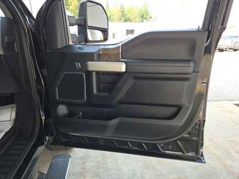 Used 2018 Ford F350 Lariat w/ Lariat Ultimate Package AWD/4WD image 46