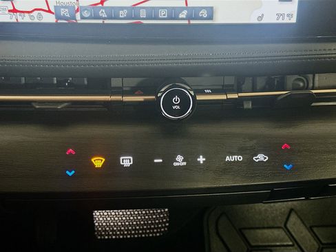 Used 2023 Nissan Ariya FWD image 24