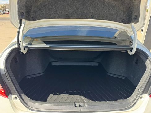 Used 2019 Honda Accord LX image 32
