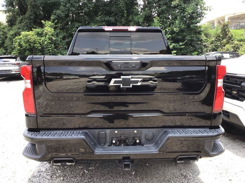 Used 2022 Chevrolet Silverado 1500 LT Trail Boss w/ LT Trail Boss Premium Package AWD/4WD image 3