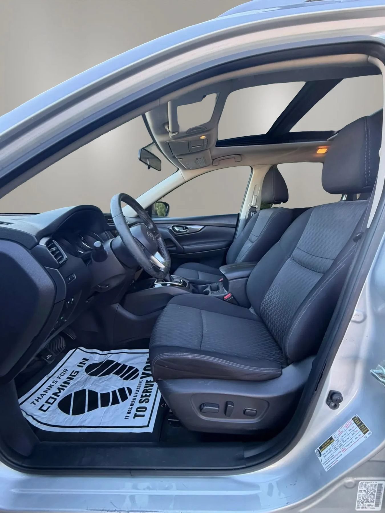 Used 2018 Nissan Rogue SV w/ Sun & Sound Touring Package AWD/4WD image 9