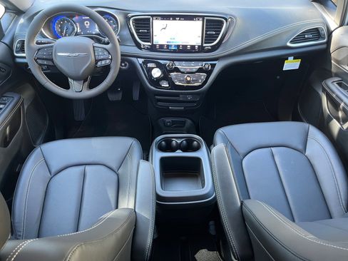 New 2026 Chrysler Pacifica Select w/ S Appearance Package AWD/4WD image 16