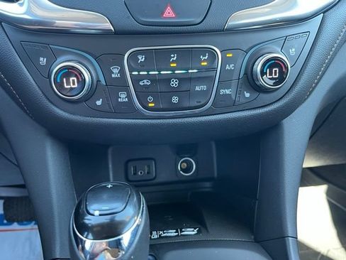 Used 2018 Chevrolet Equinox Premier AWD/4WD image 37