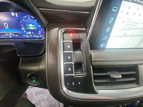 Certified 2023 Chevrolet Tahoe Z71 w/ Luxury Package AWD/4WD image 16