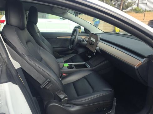 Used 2022 Tesla Model 3 Standard Range image 7