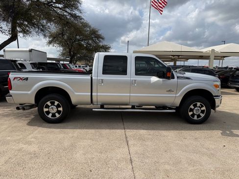 Used 2015 Ford F250 Lariat w/ Lariat Interior Package AWD/4WD image 8