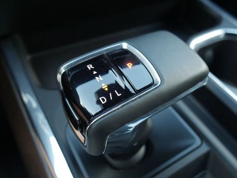 Used 2024 Chevrolet Silverado 1500 High Country w/ Technology Package AWD/4WD image 20