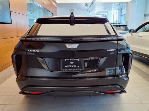 New 2026 Cadillac Lyriq V AWD/4WD image 8