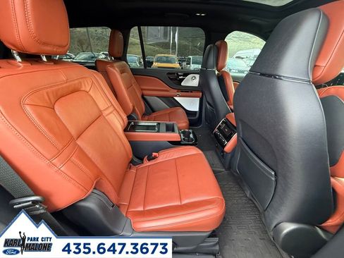 Used 2025 Lincoln Aviator Reserve w/ Equipment Group 201A image 11