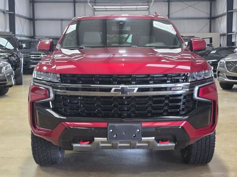Used 2021 Chevrolet Suburban Z71 w/ Z71 Signature Package AWD/4WD image 2