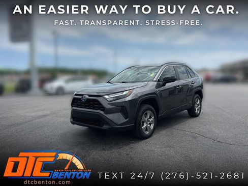 Used 2024 Toyota RAV4 LE AWD/4WD image 7