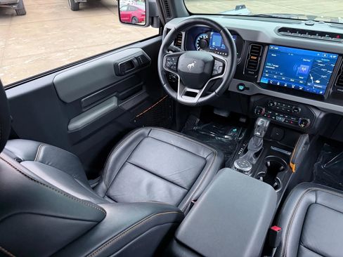 Used 2022 Ford Bronco Badlands image 17