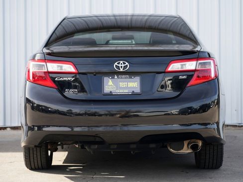 Used 2014 Toyota Camry SE image 10