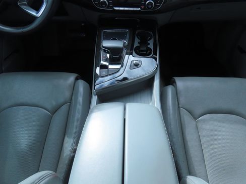 Used 2018 Audi Q7 3.0T Prestige w/ Prestige Package image 9