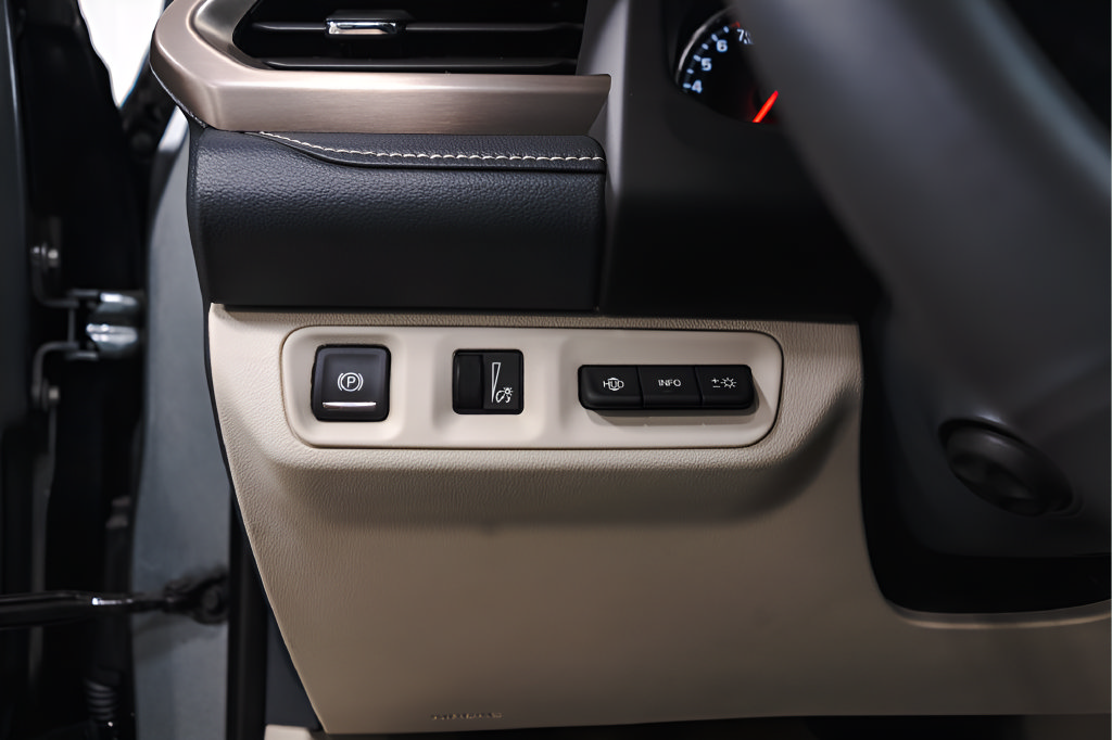 Used 2023 GMC Acadia Denali AWD/4WD image 21