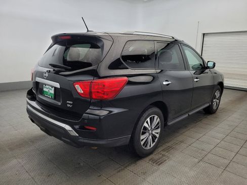 Used 2017 Nissan Pathfinder SV AWD/4WD image 9