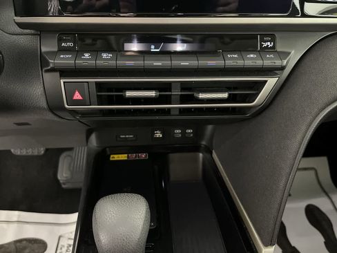 Used 2025 Toyota Camry LE FWD image 20
