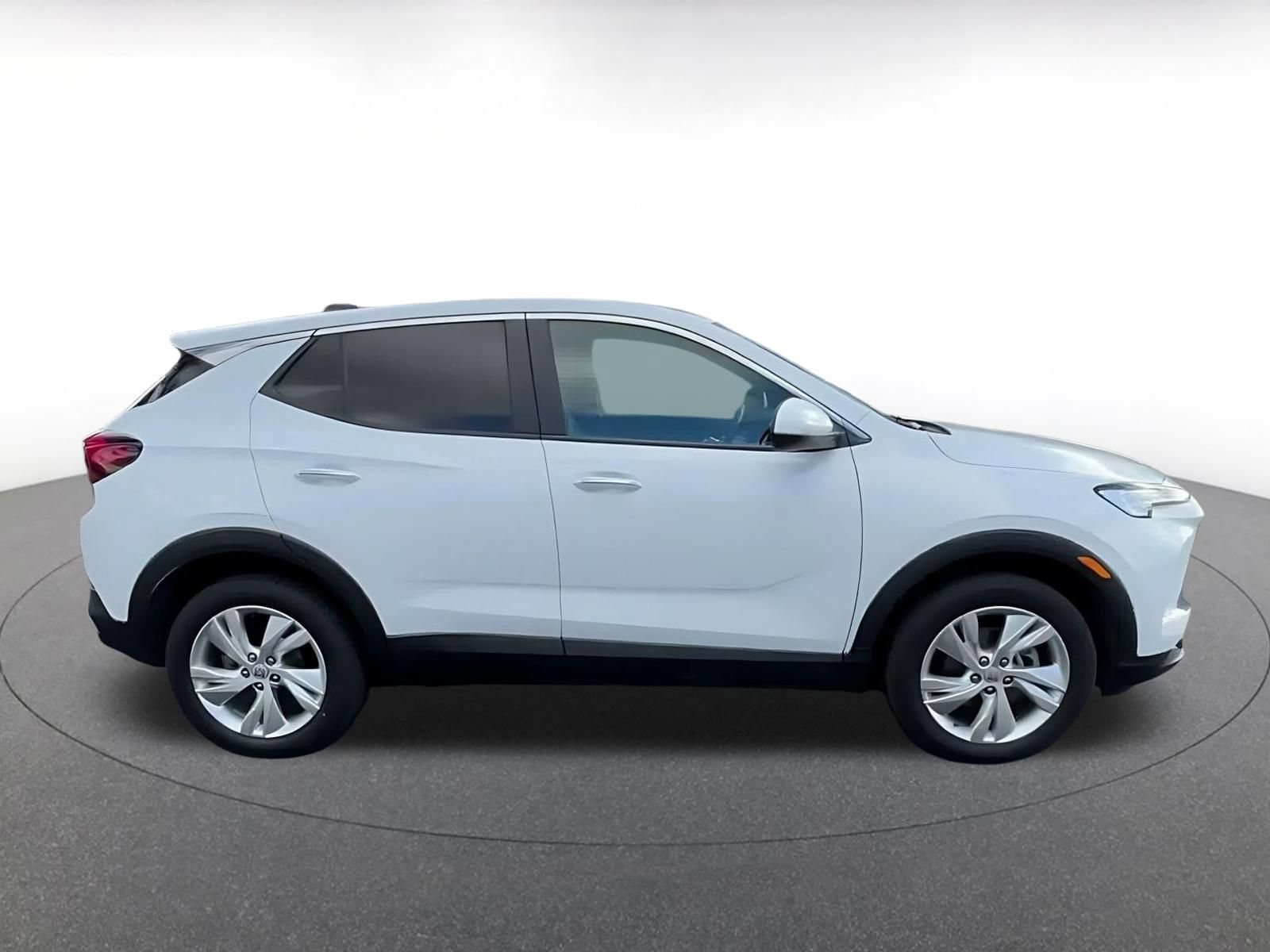 Used 2025 Buick Encore GX Preferred AWD/4WD image 15