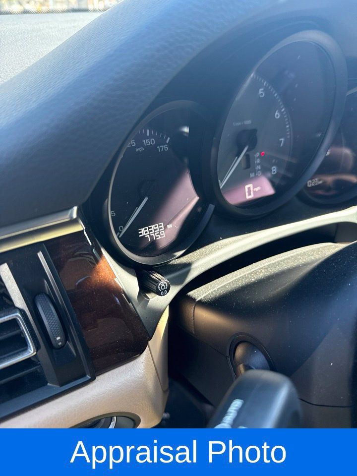 Certified 2023 Porsche Macan S AWD/4WD image 3
