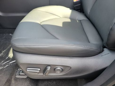New 2026 Toyota Grand Highlander FWD image 17