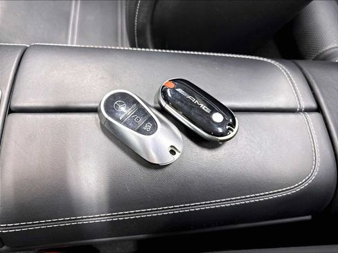 Used 2022 Mercedes-Benz SL 63 AMG 4MATIC image 37