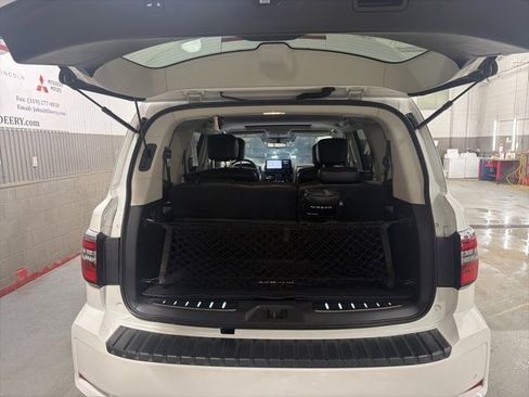 Used 2024 Nissan Armada Platinum w/ Captain's Chairs Package image 5