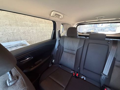 Used 2025 Nissan Rogue SV FWD image 41
