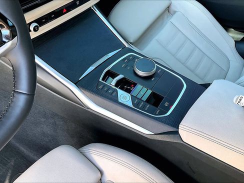 Certified 2025 BMW 330i 330i w/ Premium Package image 17