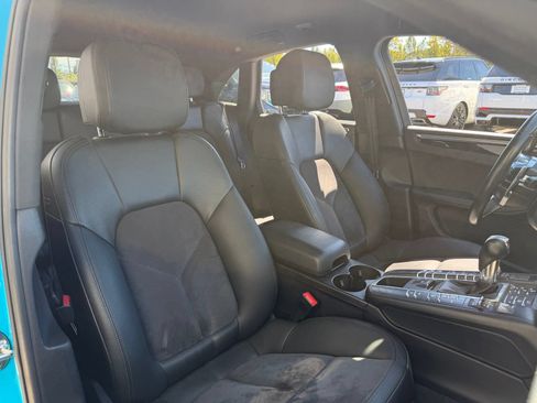Used 2019 Porsche Macan w/ Premium Package AWD/4WD image 21