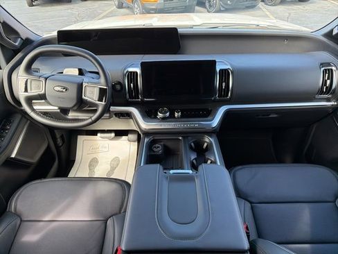 New 2026 Ford Expedition Platinum w/ Stealth Appearance Package image 16