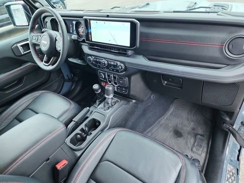 Used 2024 Jeep Gladiator Rubicon image 17