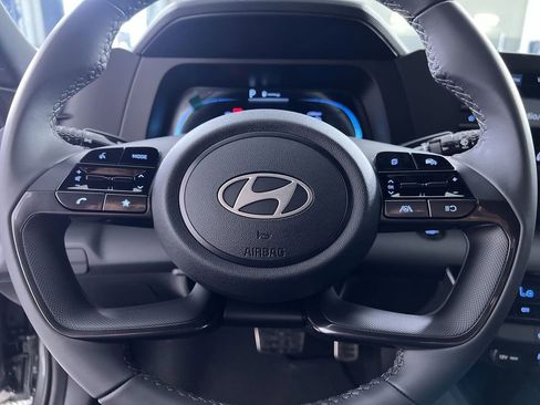 Used 2025 Hyundai Elantra Sport FWD image 16