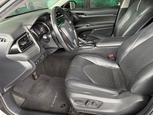 Used 2019 Toyota Camry XSE FWD image 16