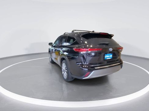 Used 2020 Toyota Highlander Platinum AWD/4WD image 6