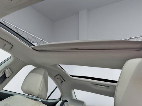 Used 2016 Lexus ES 350 w/ Luxury Package w/Wood Trim image 11