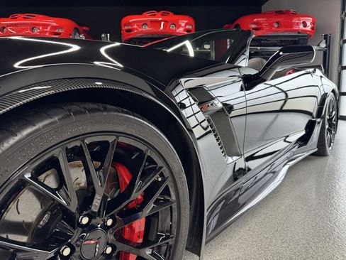 Used 2016 Chevrolet Corvette Z06 w/ 2LZ Preferred Equipment Group RWD image 42