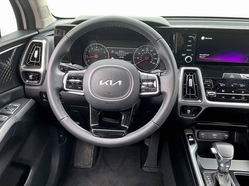 Certified 2022 Kia Sorento S w/ Panoramic Sunroof Package image 5