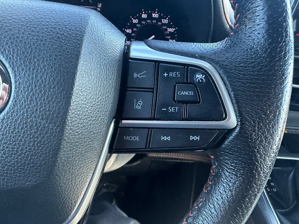 Used 2022 Toyota Sienna XSE w/ XSE Plus Package FWD image 22