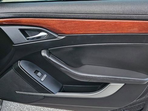 Used 2010 Cadillac CTS Premium image 17