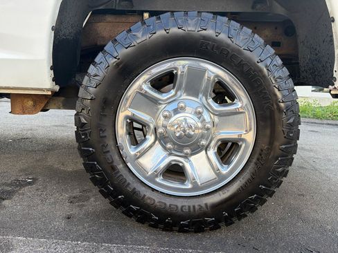 Used 2018 RAM 2500 SLT AWD/4WD image 15