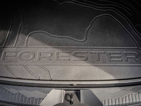 Used 2025 Subaru Forester Premium image 21