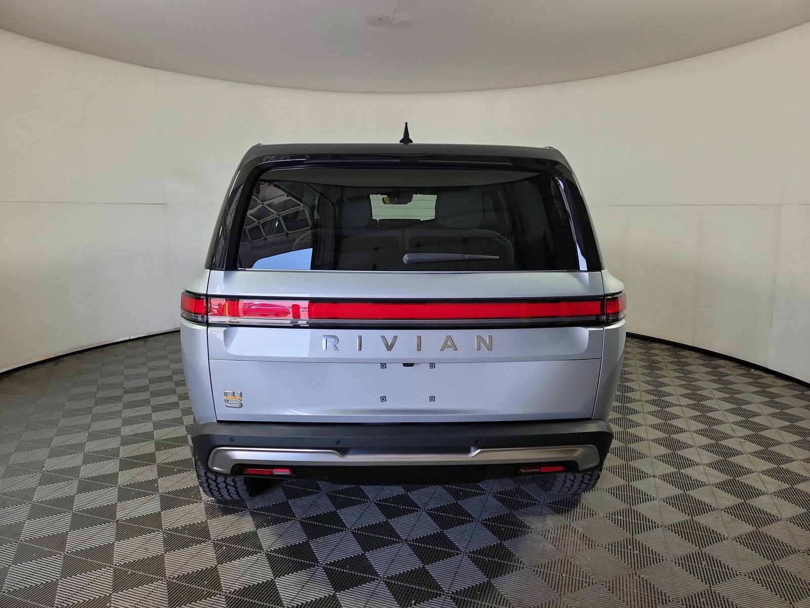 Used 2023 Rivian R1S Adventure Quad AWD/4WD image 4