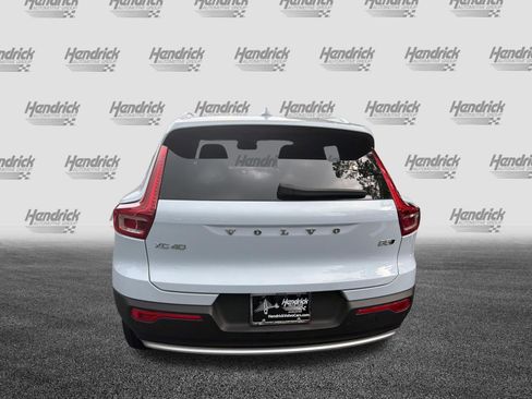Certified 2024 Volvo XC40 B5 Core w/ Protection Package Premier AWD/4WD image 9