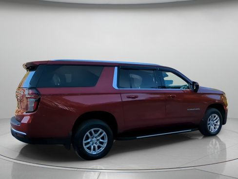 Used 2021 Chevrolet Suburban LT RWD image 29