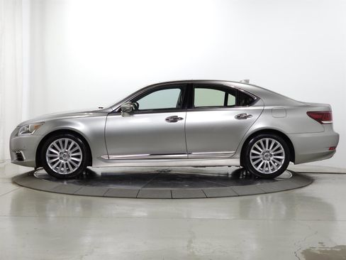 Used 2017 Lexus LS 460 AWD image 4