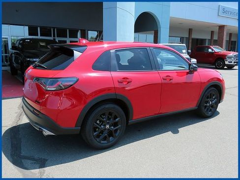 Used 2024 Honda HR-V Sport image 7