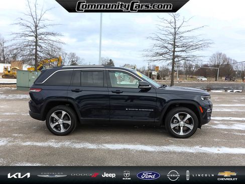 Used 2022 Jeep Grand Cherokee Limited 4xe image 8